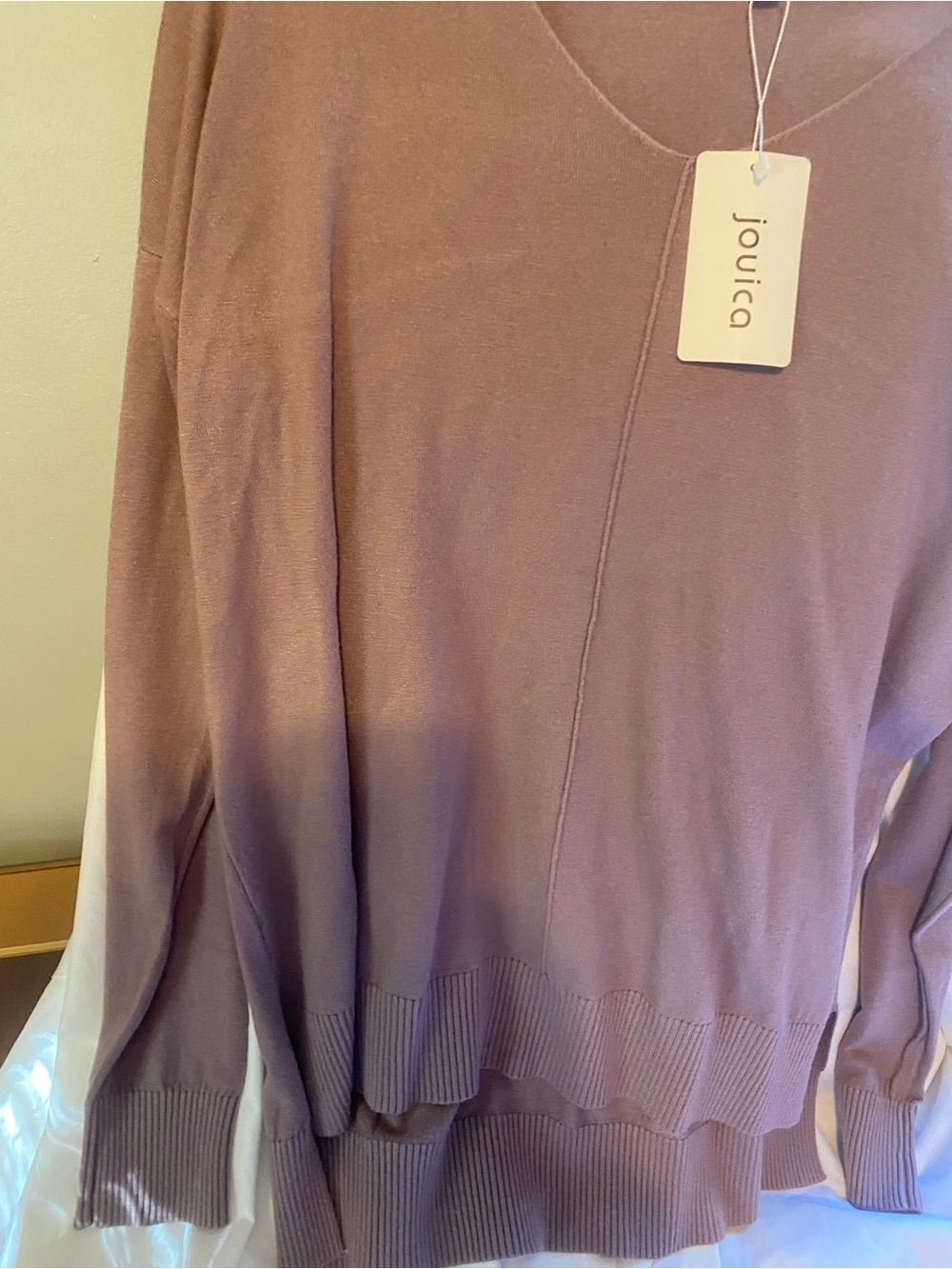 Jouica Mauve V-Neck Lightweight Knit Sweater
